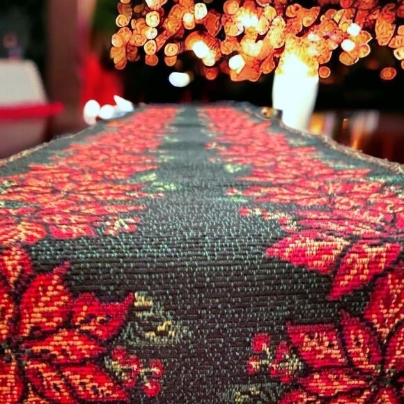 Table Runner l Poinsettia l Red/Green l - Picture 1 of 5